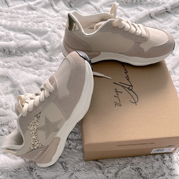 Vintage Havana Shoes - Brand New with box Vintage Havana women’s Run Sneakers